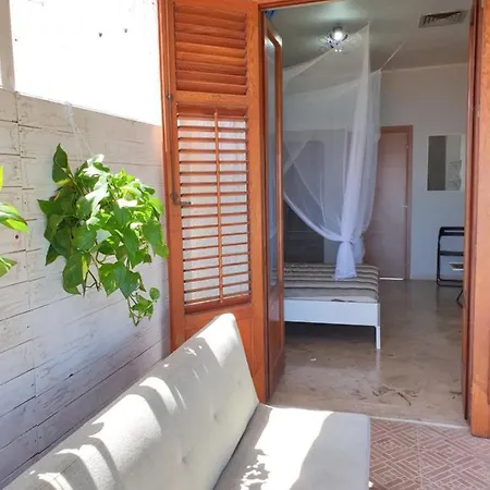 Flore - Penthouse - In كاستلداتشا